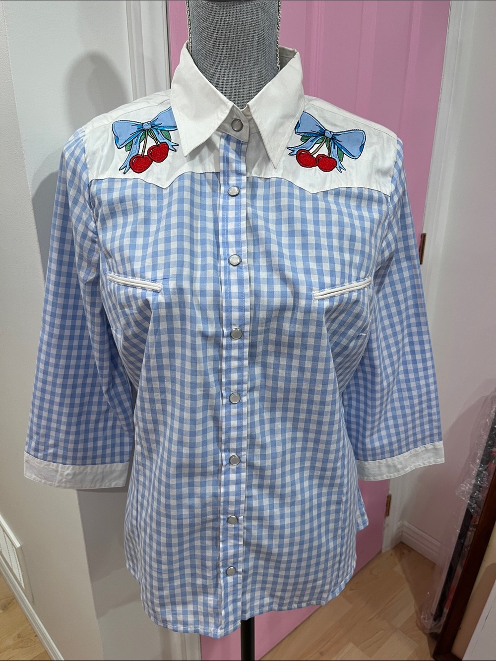 π Cherry snap button blouse π